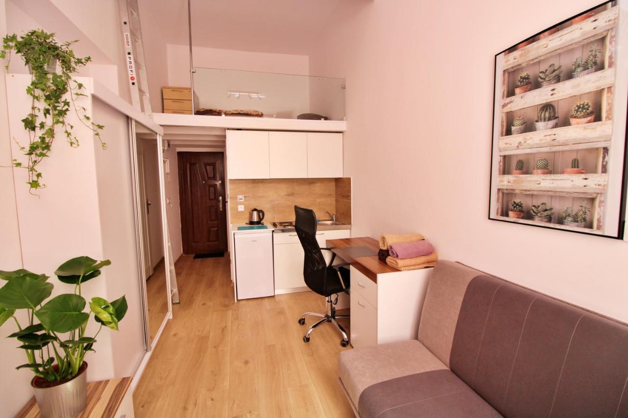 Studio Lofty Komuny Paryskiej 62 *